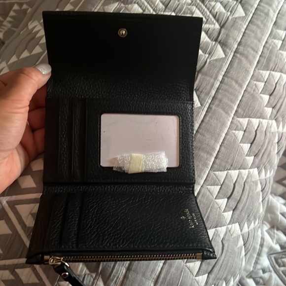 Kate Spade Trifold Wallet NWT - Picture 2 of 5
